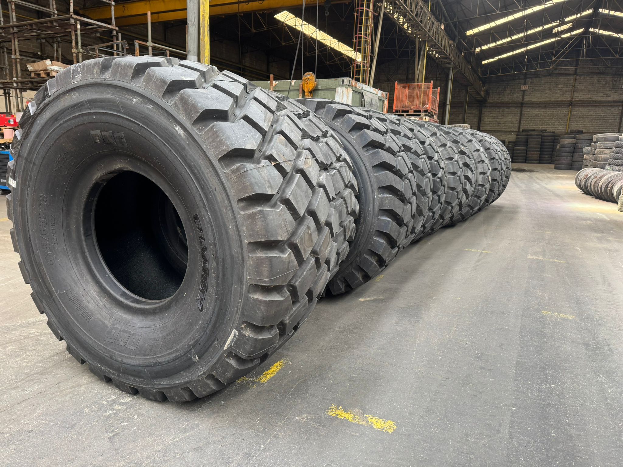 875/65 R 29