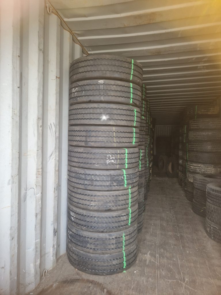 Pneu Utilitaire - 215/75 17.5