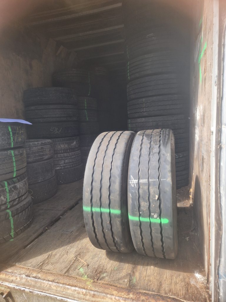 Pneu Utilitaire - 235/75R 17.5