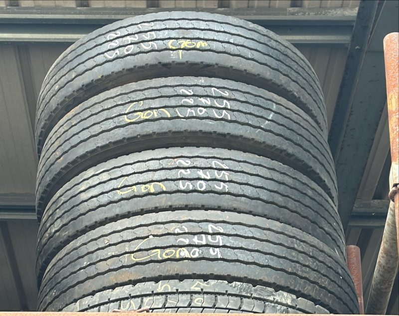 Pneu Poids Lourd - 255/70 R22.5