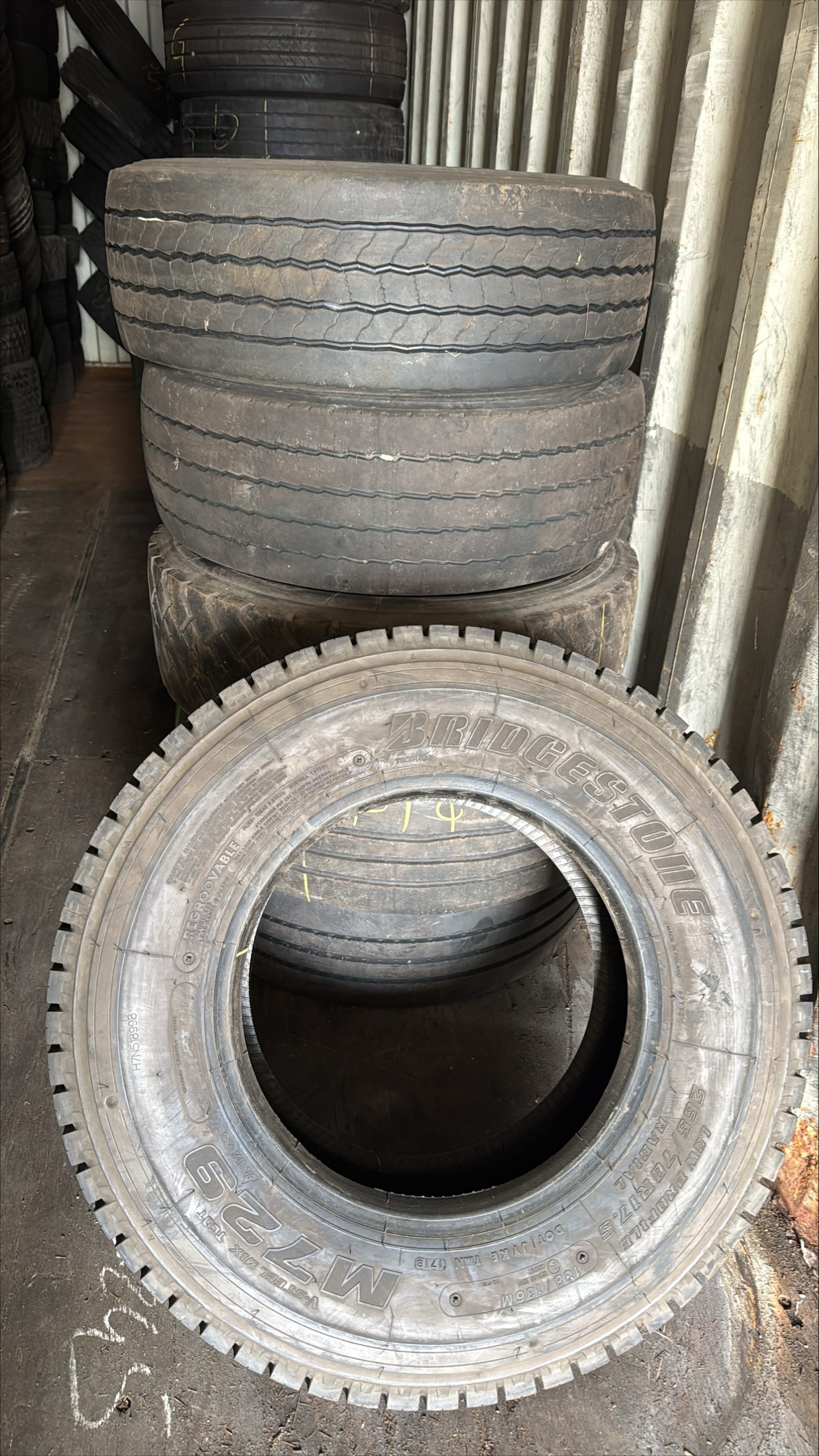 Pneu poids lourd - 265/70R 17.5